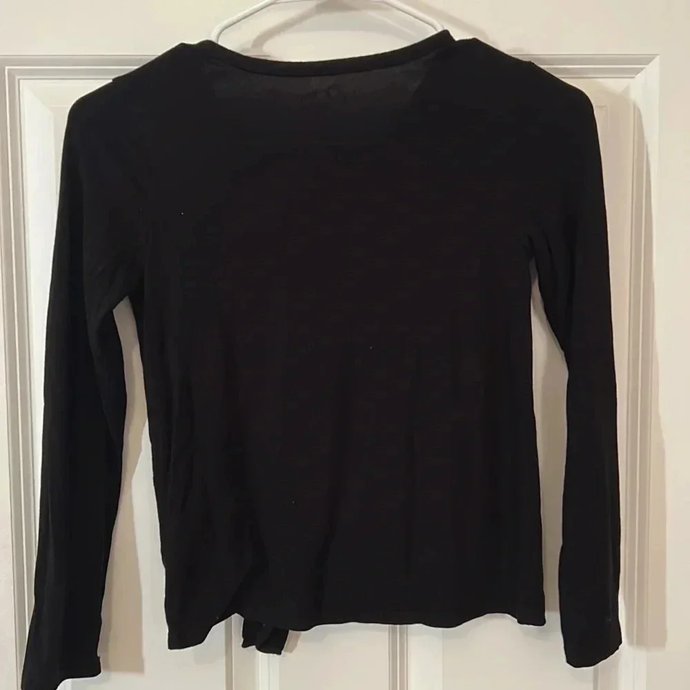 Art Class long sleeve Shirt Size 7-8 black tie in front